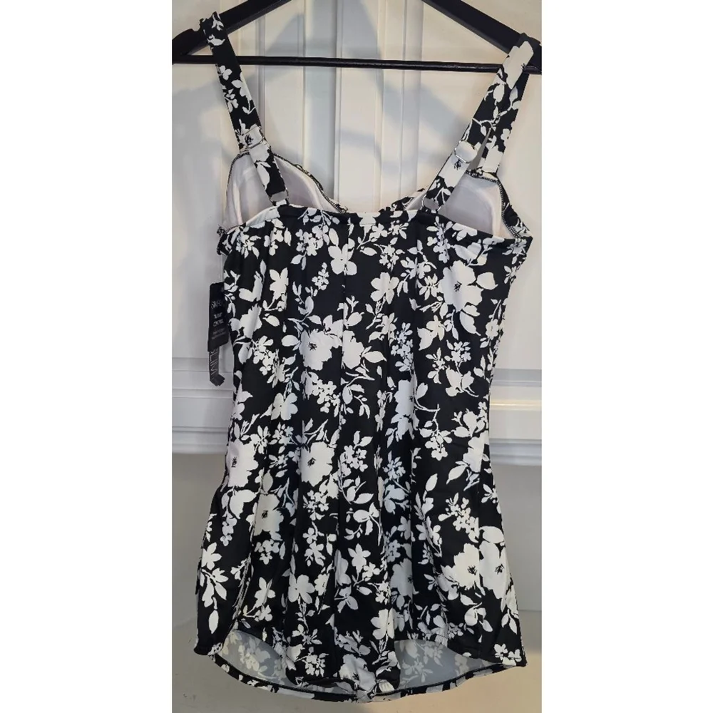 NWT Plus Size Tummy Control Floral One Piece Swimsuit 2X 18W 20W